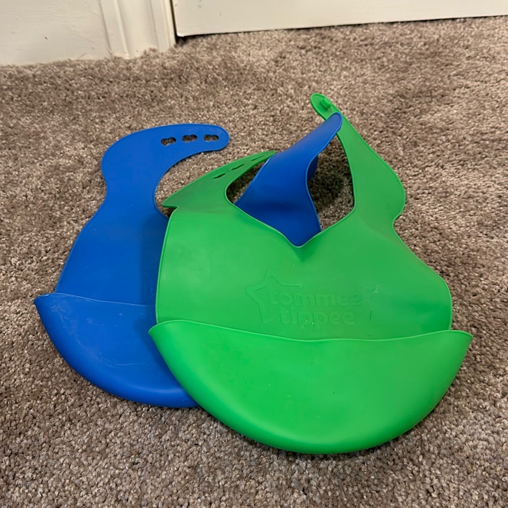 Blue and Green Silicone Bibs